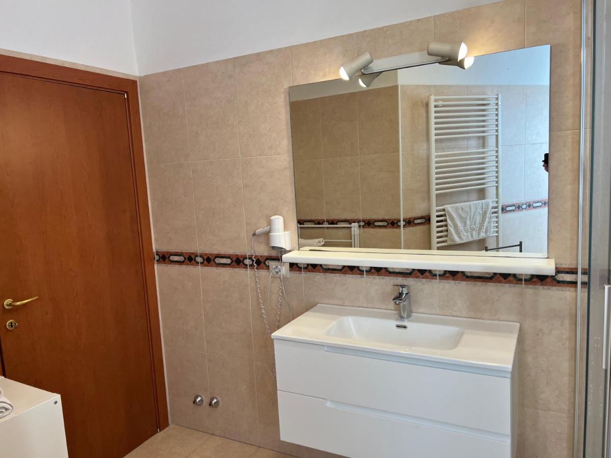Appartamenti Baia Azzurra 6. Torbole Sul Garda Exterior foto